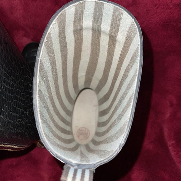 Henri Bendel, and boast crocodile rain boots - Picture 3 of 6